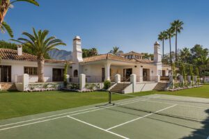 8 bedroom Villa in Los Verdiales, Golden Mile, Marbella