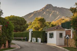8 bedroom Villa in Los Verdiales, Golden Mile, Marbella