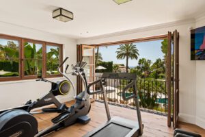 8 bedroom Villa in Los Verdiales, Golden Mile, Marbella