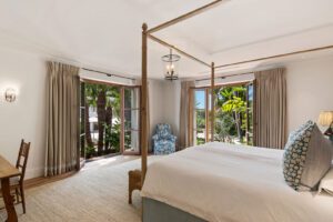 8 bedroom Villa in Los Verdiales, Golden Mile, Marbella