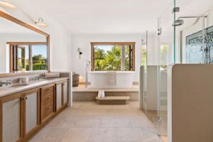8 bedroom Villa in Los Verdiales, Golden Mile, Marbella