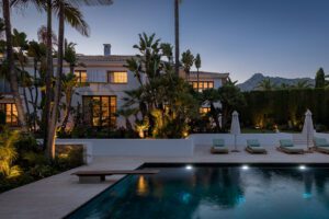 8 bedroom Villa in Los Verdiales, Golden Mile, Marbella