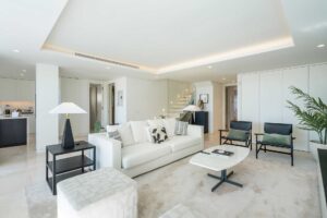 Living Room - Duplex Penthouse in Puente Romano resort, Marbella - Drago 32 9