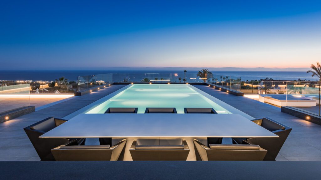 Villa avec piscine sur le toit, Sierra Blanca, Marbella