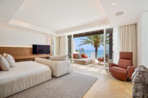 puenteromanopersiangarden 12