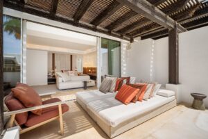 puenteromanopersiangarden 13