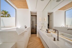 puenteromanopersiangarden 18