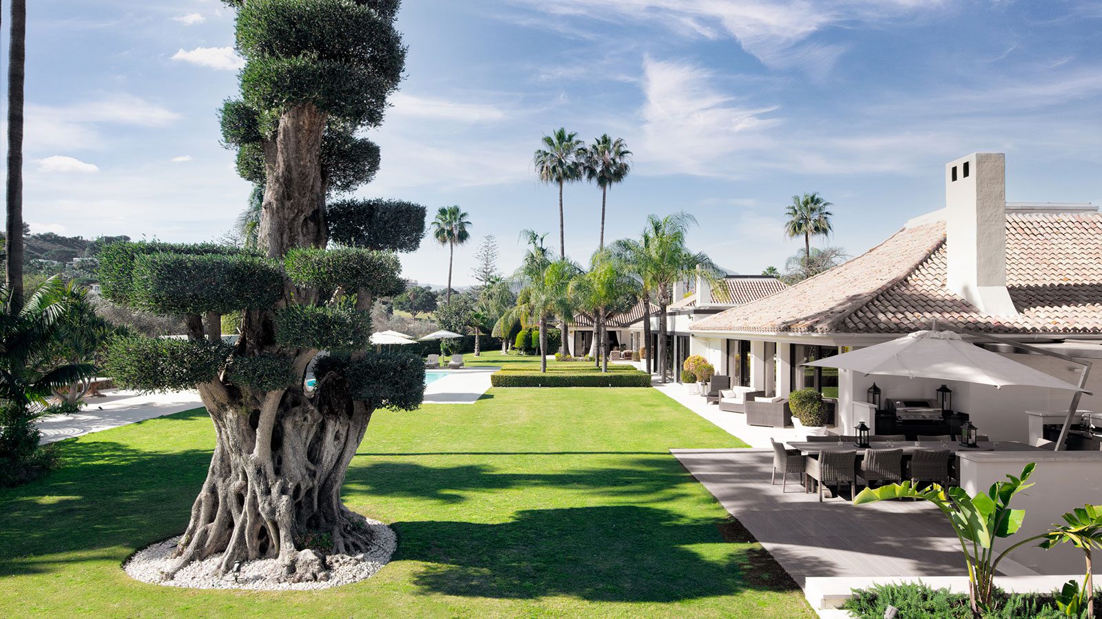 Jazmin - Frontline golf villa in Nueva Andalucia, Marbella