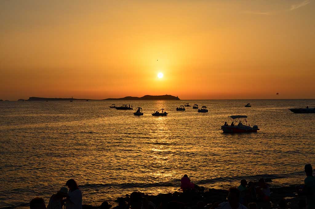 Les couchers de soleil à Ibiza sont facilement parmi ce que la Méditerranée a de meilleur à offrir.