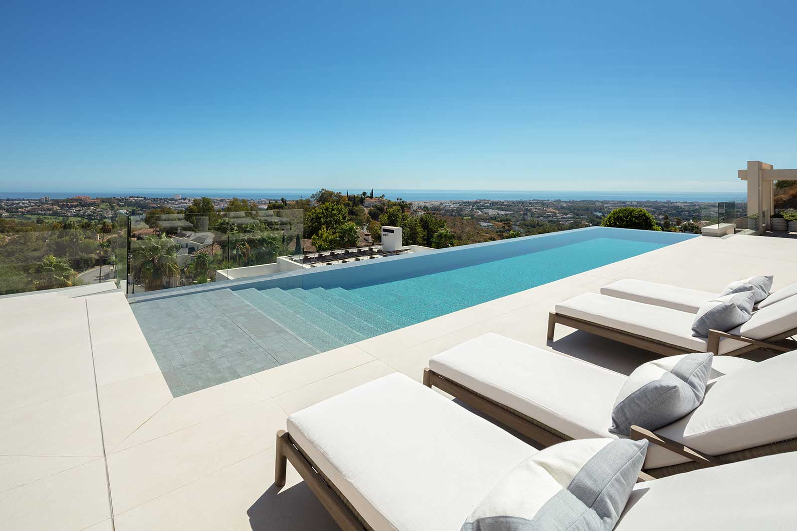 Terrace with sea view - Villa Leo, La Quinta Golf Valley, Marbella
