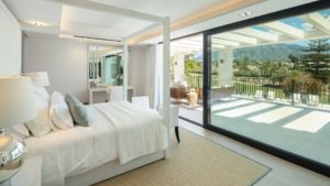 Villa Mercedes, 5 Bedroom villa in Las Brisas Golf, Nueva Andalusia, Marbella