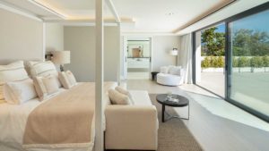 Villa Mercedes, 5 Bedroom villa in Las Brisas Golf, Nueva Andalusia, Marbella