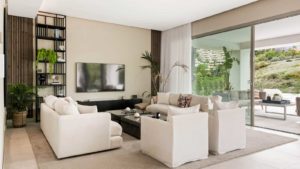5 bedroom Villa in Los Naranjos, Marbella