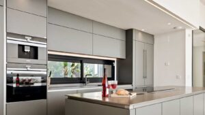 Modern villa in Nueva Andalucia - Golf Valley, Marbella