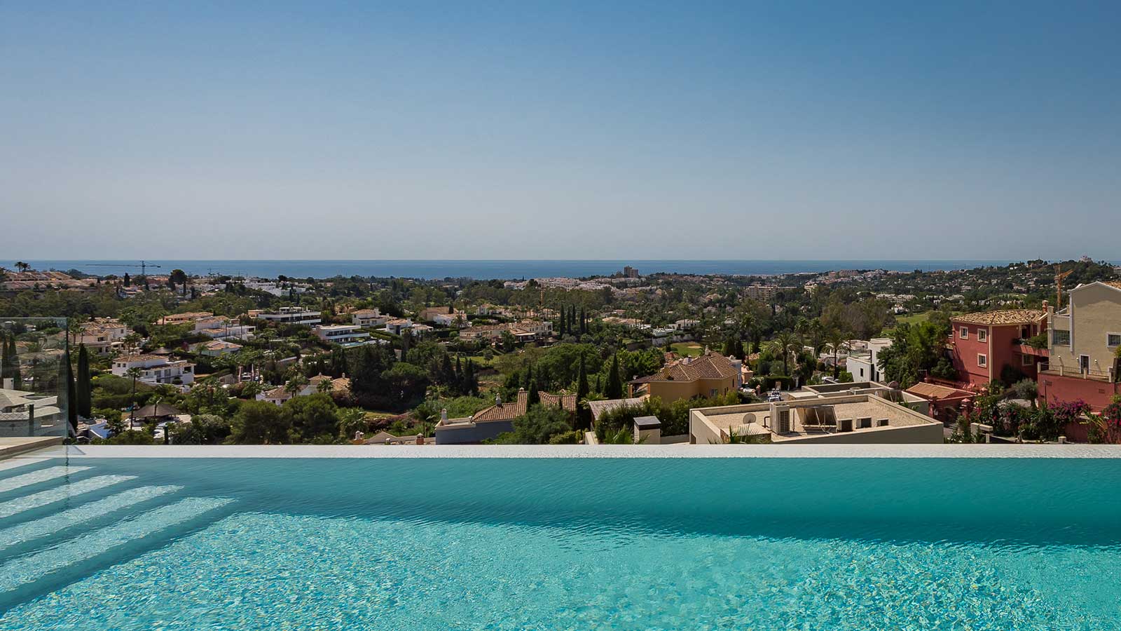 Modern villa in Nueva Andalucia - Golf Valley, Marbella