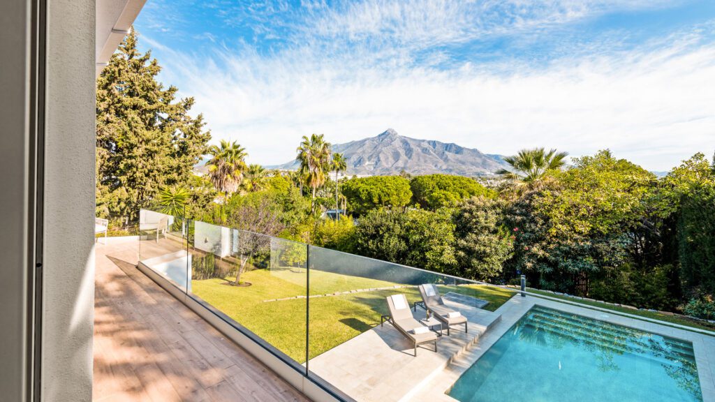 Villa Verde - Medium Term Rentals in Nueva Andalucia