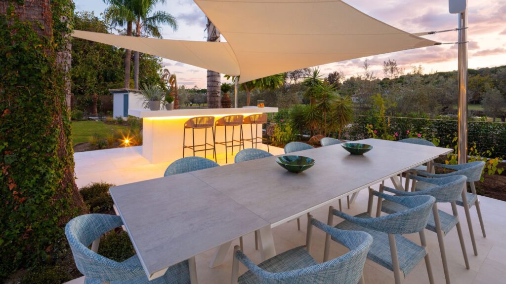 Tremendous views to dine alfresco with fill you with serenity, at Villa Paris