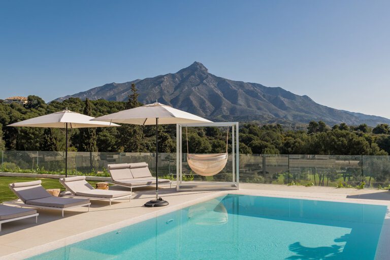 5 Villas with Views of La Concha in Marbella