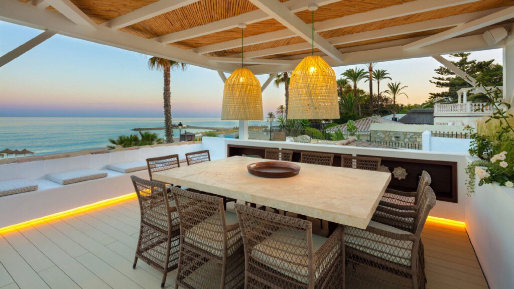 Beachfront views to stimulate the senses