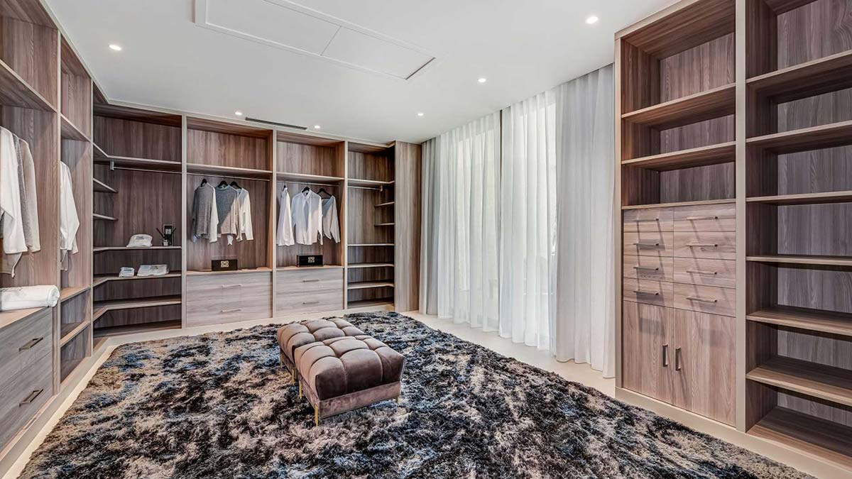 Does Your Marbella Luxury Rental Villa Need a Walk-in Wardrobe?