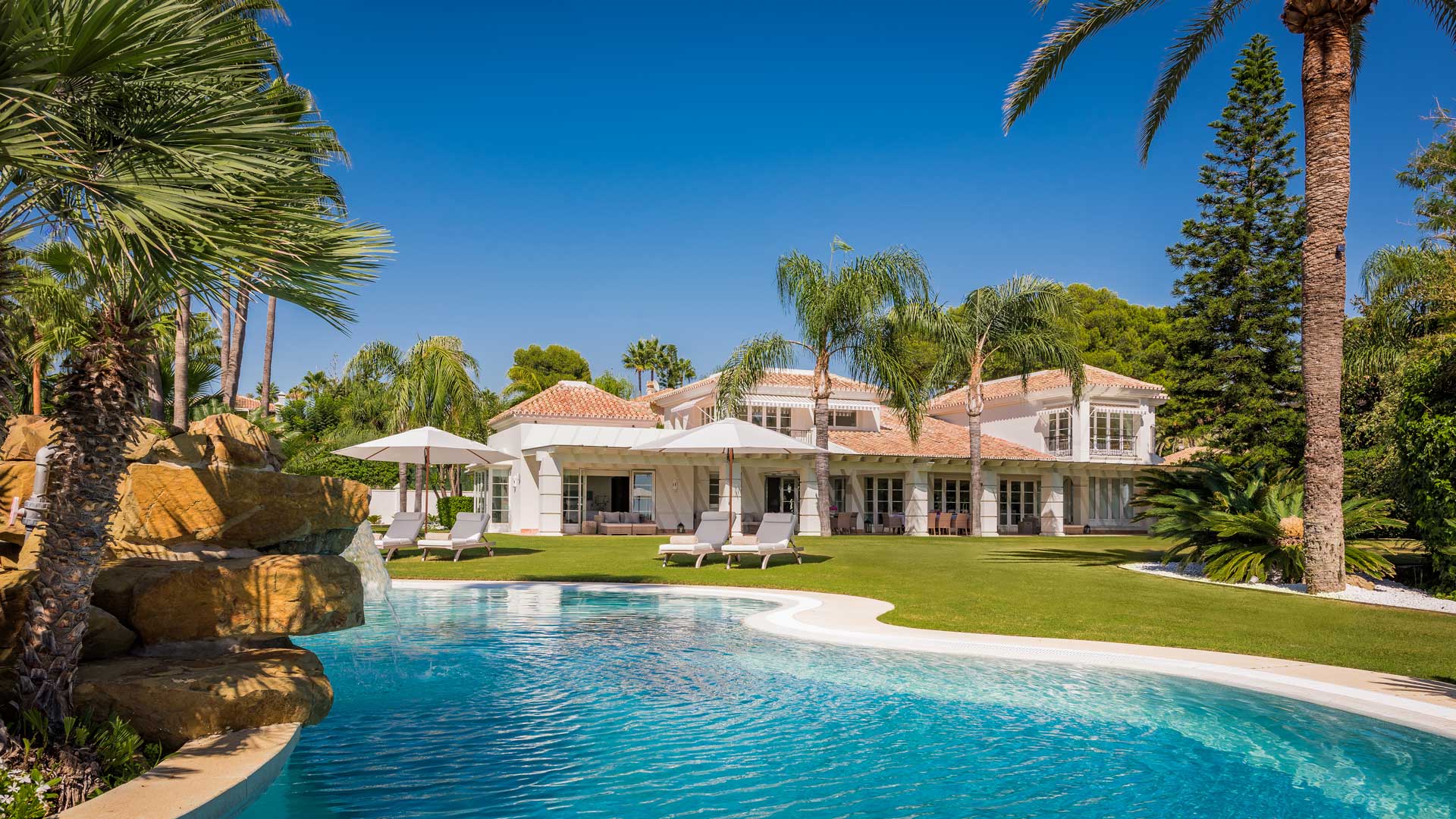 Beachfront Villa Sana, Los Monteros, Marbella