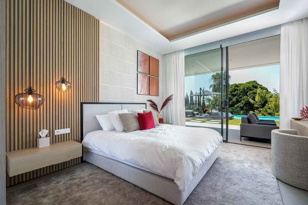 Tranquil sleeping chambers as standard: Bedroom at Villa Mirage