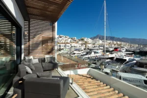 3 bedrooms frontline apartment in puerto banus 1
