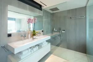 Bathroom view - Frontline Apartment in Puerto Banus