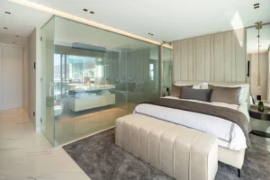 Bedroom with open bathroom - Frontline Apartment in Puerto Banus