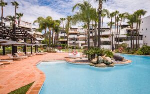 apartment in puente romano with sea view 009