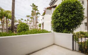 apartment in puente romano with sea view 042