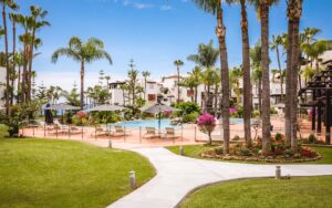 apartment in puente romano with sea view 4