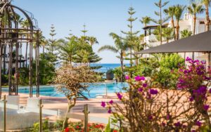 apartment in puente romano with sea view 6