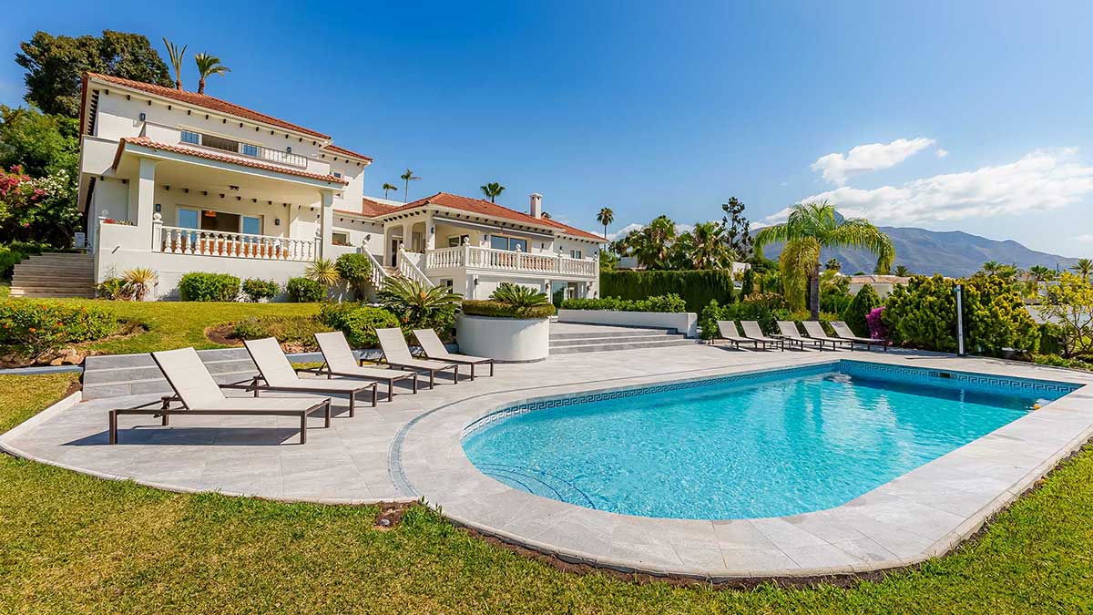 6 Bedroom Villa in La Cerquilla, Marbella