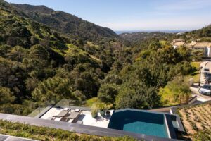 5 Bedroom Villa Discreta in Monte Mayor Country Club, Benahavís, Marbella