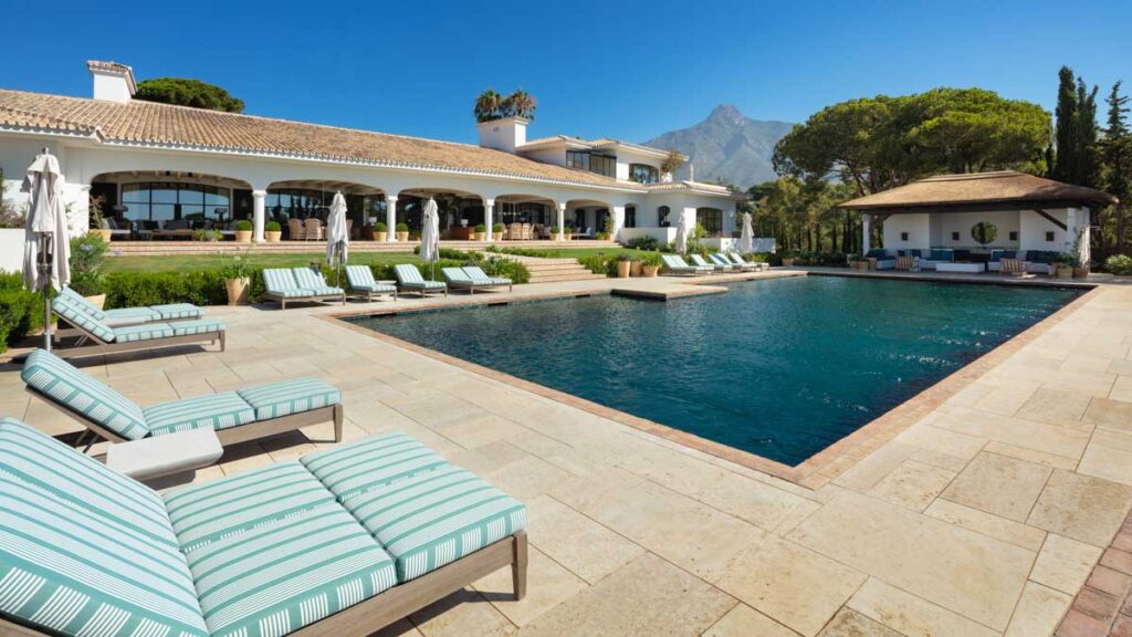 Best Private Villa Pool in Marbella for Groups: Villa La Gratitud