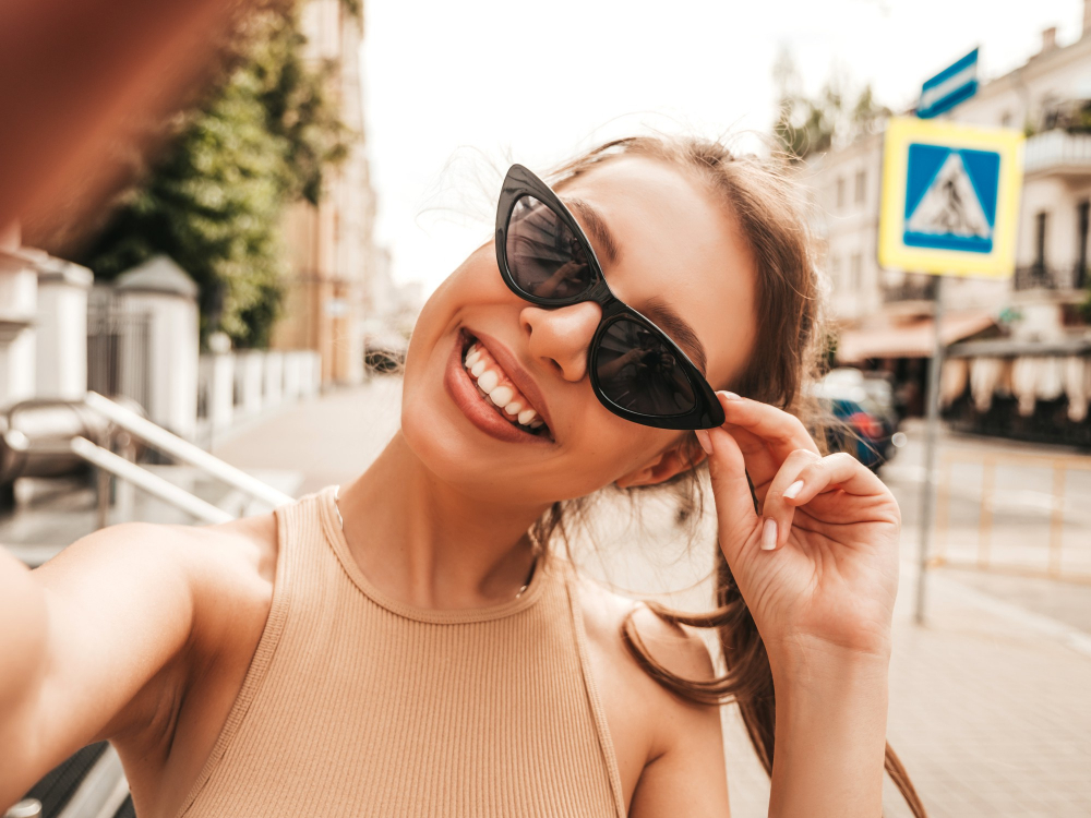 Celui qui perd ses lunettes de soleil