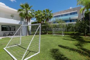 5 bedroom villa jomo marbella 32