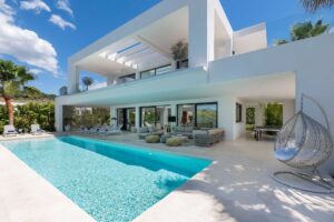 Salwater pool - 5 bedroom villa jomo marbella 37