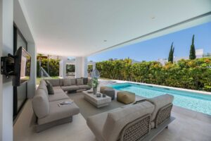 Salwater pool - 5 bedroom villa jomo marbella 43