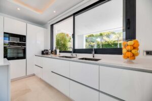 Kitchen - 5 bedroom villa jomo marbella 63