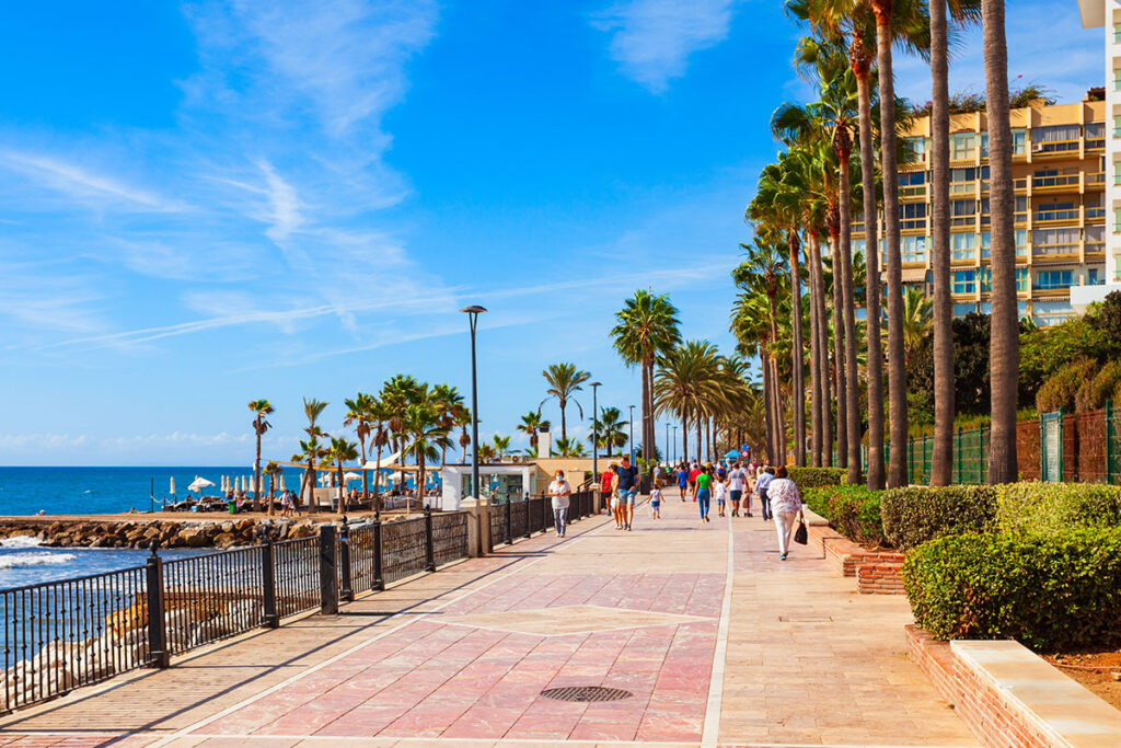 Promenade de la plage de Marbella, Andalousie, Espagne