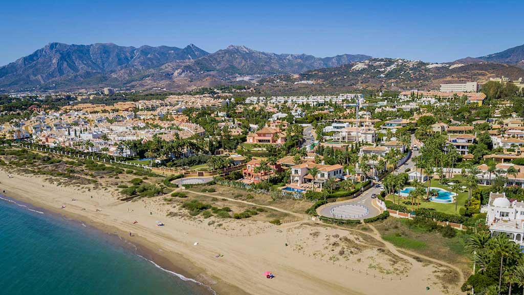 Beachfront villas in Marbella