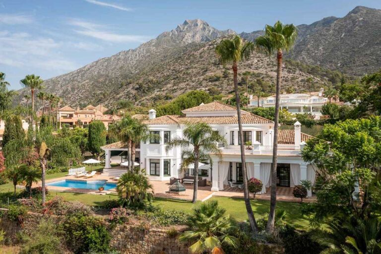 Escape to the Enchanting Heights of Sierra Blanca, Marbella