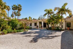 Entrance - Villa Palm Springs, La Cerquilla, Nueva Andalucía, Marbella, Spain