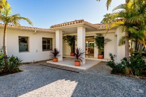 Entrance - Villa Palm Springs, La Cerquilla, Nueva Andalucía, Marbella, Spain