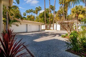 Garage - Villa Palm Springs, La Cerquilla, Nueva Andalucía, Marbella, Spain