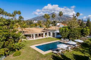 Swimming pool - Villa Palm Springs, La Cerquilla, Nueva Andalucía, Marbella, Spain