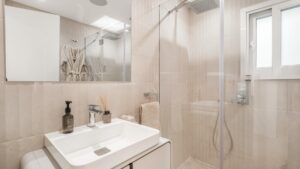 Bathroom - Townhouse in Aloha Gardens