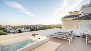 Jacuzzi - Townhouse in Aloha Gardens